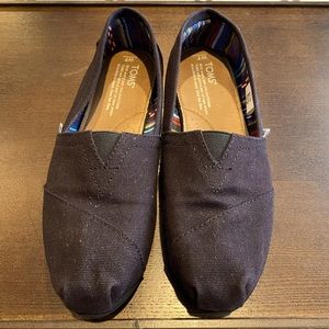 NWOT - Women (7) Toms Slip On